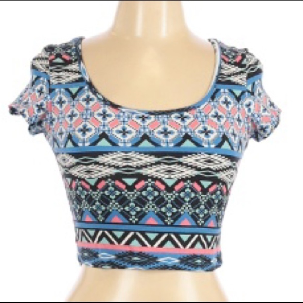 Ambiance Apparel Crop top Size M